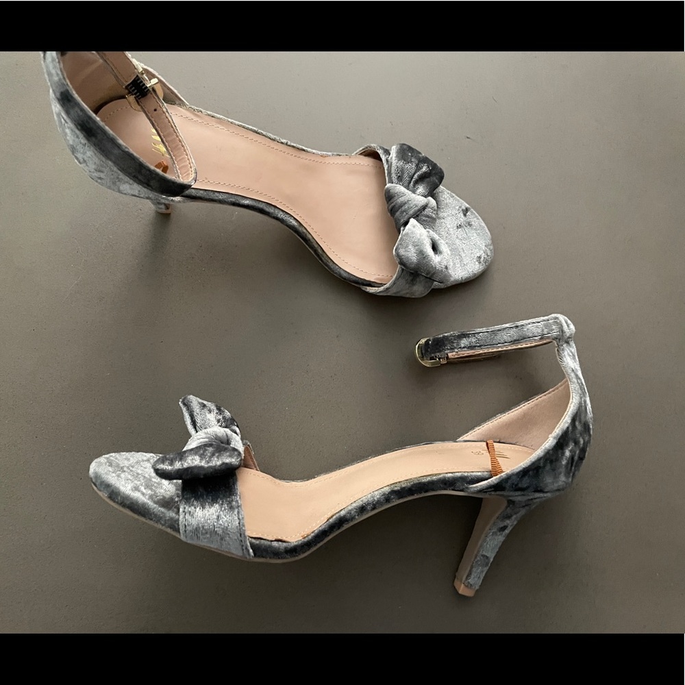 H&M crushed velvet ankle strap heels 39 runs small